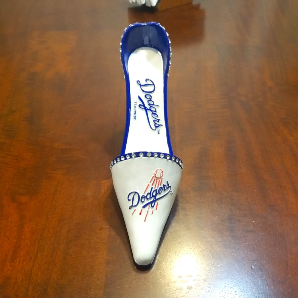 Wine bottle holder